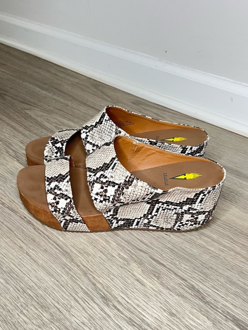Volatile Justify Snake Print Wedge Slide Summer Sandals 10
